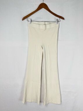 Donni. The Rib Kick Flare in Crème Cropped Hem Pintuck Size Small